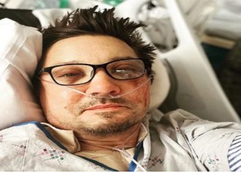 Ator Jeremy Renner APARECE NAS REDES SOCIAIS