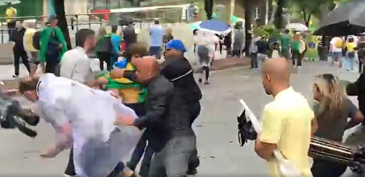 JORNALISTAS AGREDIDOS ACAMPAMENTO BOLSONARISTA