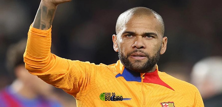 Daniel Alves diz que fez sexo com mulher