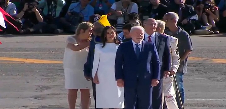 lula recebe faixa pesidencial