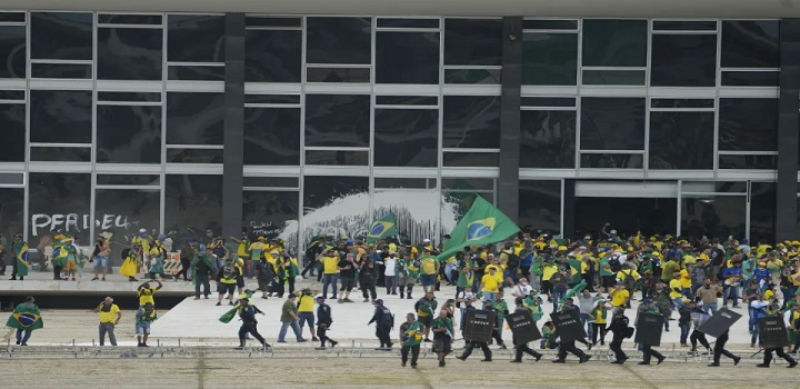 PUNIÇÃO A BOLSONARISTAS QUE INVADIRAM BRASILIA