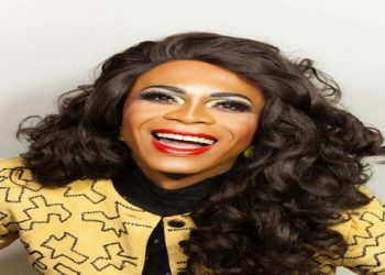Drag Queen Ruth Venceremos