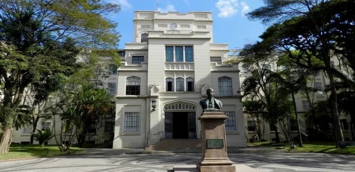 ALUNA GOLPISTA DA USP QUE DESVIOU R$ 1 MILHÃO