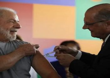Alckmin vacina Lula em evento