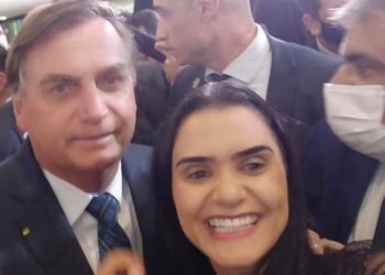 Kit covid-19: a prefeita e a secretária de saúde de uma Prefeitura no Estado do Rio que adotaram o receituário de Bolsonaro contra a covid-19.