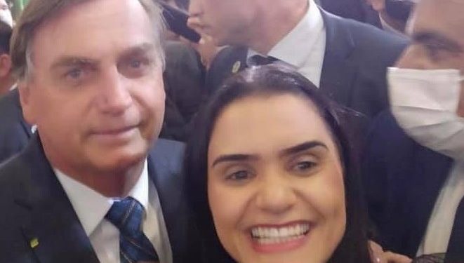 Kit covid-19: a prefeita e a secretária de saúde de uma Prefeitura no Estado do Rio que adotaram o receituário de Bolsonaro contra a covid-19.