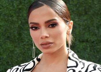 anitta compra mansão