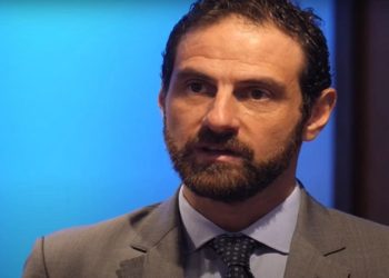 Ex-secretário do governo Bolsonaro vai devolver relógio de luxo recebido