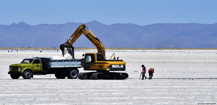 Argentina extrai lítio na região de Salinas Grandes (Foto: Alzar Raldes/AFP)