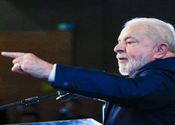 lula viaja com empresários para a china