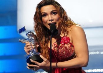 anitta deixa gravadora warner