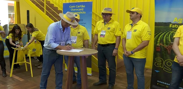 feira de negocios agrishow