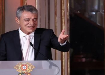 chico buarque premio camoes
