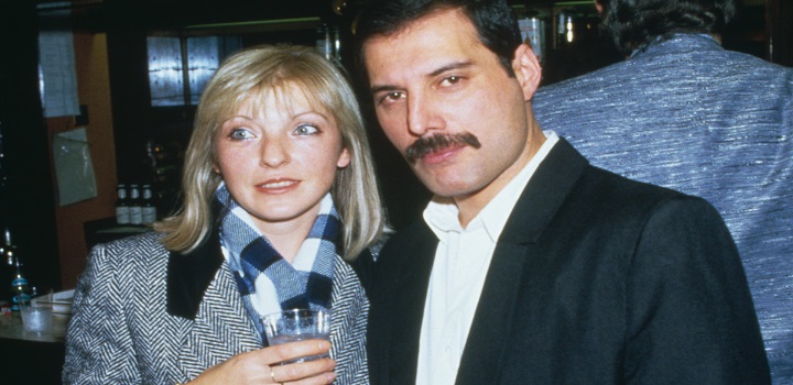 freddie mercury: ex namorada faz leião de bens do cantor