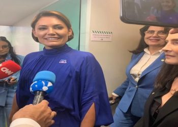 Michelle Bolsonaro confirma pacote de joias