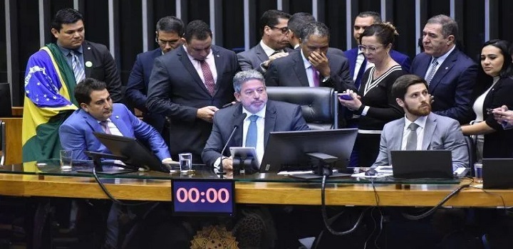 CAMARA APROVA PL DAS FAKE NEWS