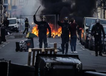 feridos em protestos na frança
