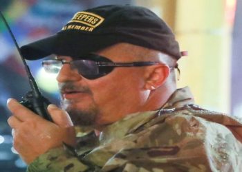 Stewart Rhodes FUNDADOR DE GRUPO DE EXTREMA DIREITA