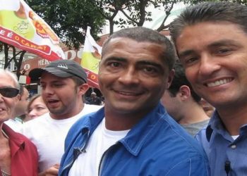 bebeto e romário brigam na política
