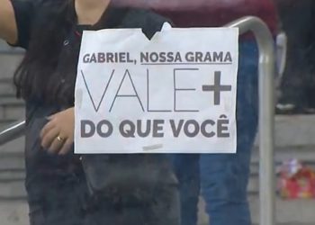 Gabigol é provocado por torcida do Athletico: "Nossa grama vale mais que você"