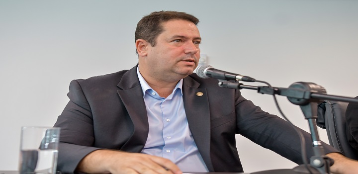 Deputado Léo Vieira trabalha pela proteção e promoção do bem-estar animal
