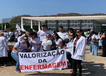 piso da enfermagem no brasil