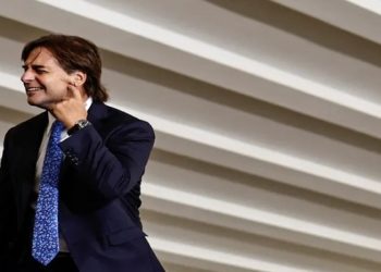 Presidente do Uruguai se diz surpreso com fala de “narrativa” sobre ditadura na Venezuela