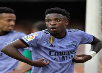 BOLA DE OURO VINICIUS JR