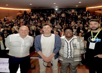 Em sua primeira passagem pelo Brasil, Sam Altman, cofundador da OpenAI (dona do ChatGPT), disse que a inteligência artificial será responsável pelo fim de alguns empregos, mas, para ele, a tecnologia ainda vai aprimorar muitas profissões.