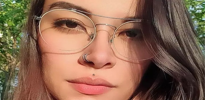 Uma mulher foi presa nesta segunda-feira, 22, por suspeita de ser a mandante do assassinato do próprio pai e do irmão, em Votuporanga, no interior de São Paulo. Além de Viviane More, o marido dela, o advogado Carlos Ramos também foi preso