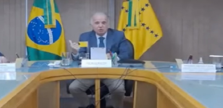 ministro da defesa josé mucio