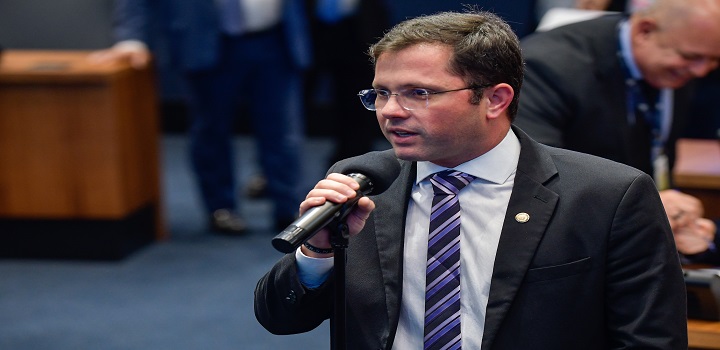 Sérgio Fernandes - Empresa acusada de atrasar pagamentos de funcionários tenta cercear direito de fiscalização de deputado no Rio