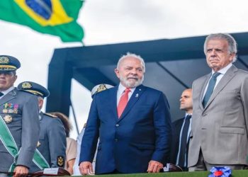 Senadores decidem enviar a Lula proposta que acaba com pensões de filhos de militares