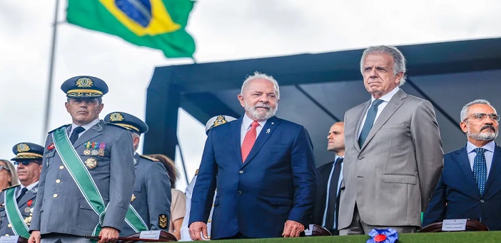 Senadores decidem enviar a Lula proposta que acaba com pensões de filhos de militares