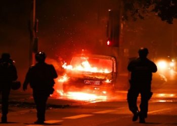 Mais de 1.300 pessoas são presas em mais uma noite de protestos na França
