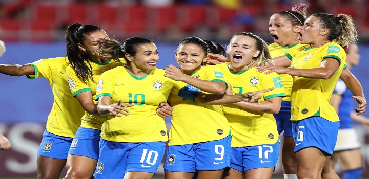 expediente durante a copa do mundo de futebol feminino