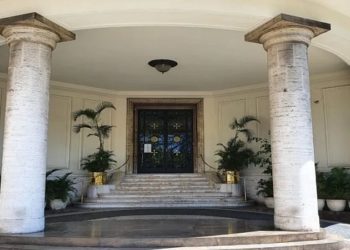 Maior cobertura do país, à venda por R$ 59 milhões, deve quase R$ 1 milhão de IPTU à prefeitura do Rio; fotos