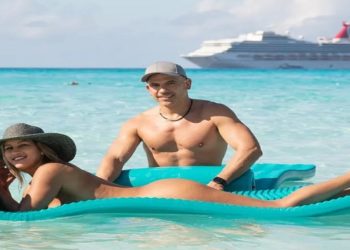 cruzeiro nudista miami