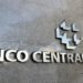 Contas externas do Brasil registraram déficit de US$ 4,7 bilhões em agosto, menor que em 2024. No acumulado de 2025, porém, saldo negativo já chega a US$ 46,8 bilhões, o maior desde 2015.