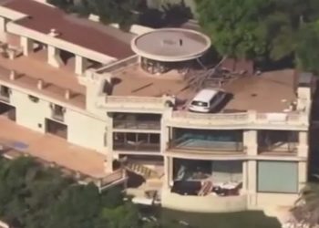 Invasores destroem mansão de R$ 50 milhões em Hollywood e escrevem mensagens contra os ricos
