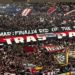 Torcedores do PSG celebram saída de Neymar com faixa em estádio: 'Finalmente nos livramos do malcriado'
