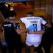 Tiquinho, do Botafogo, sai amparado para o vestiário do Mineirão (Foto: Reprodução)