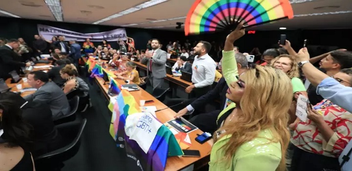 PL DEBATE SOBRE CASAMENTO GAY
