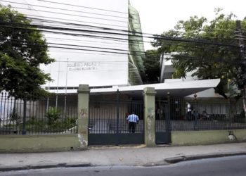 PROFESSORA AGREDIDA NO COLEGIO PEDRO II