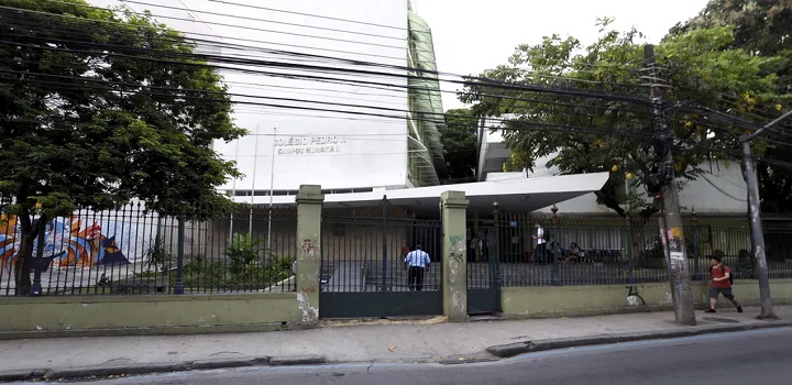 PROFESSORA AGREDIDA NO COLEGIO PEDRO II
