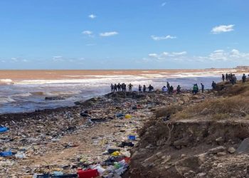 Centenas de corpos são encontrados em praias da Líbia