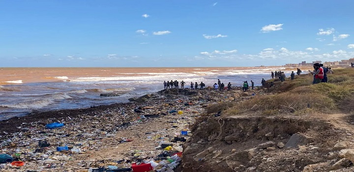 Centenas de corpos são encontrados em praias da Líbia