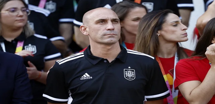 Fifa bane Luis Rubiales do futebol por três anos