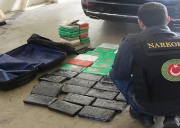 Carro da embaixada do Brasil na Bulgária é encontrado com 55 kg de cocaína na fronteira com a Turquia