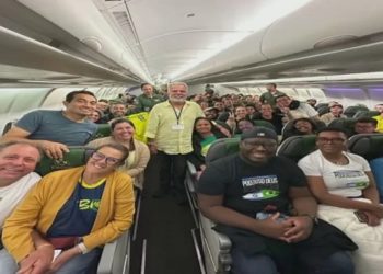 aviao com brasileiros em israel